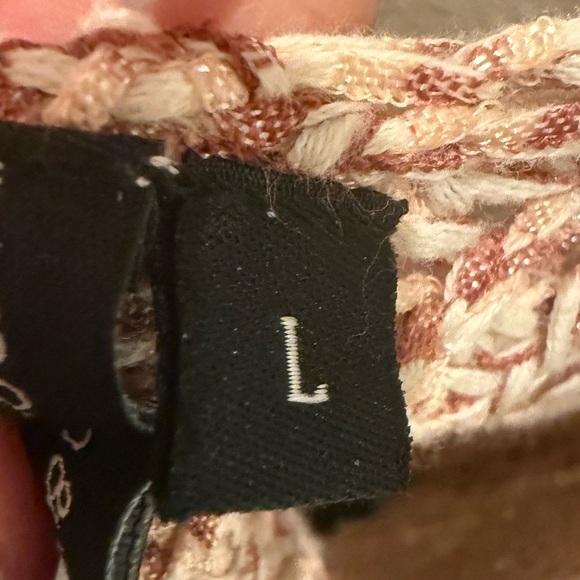 Moon & Madison Crochet Knit Pink Women's Tank Top Size Large - Picture 4 of 4